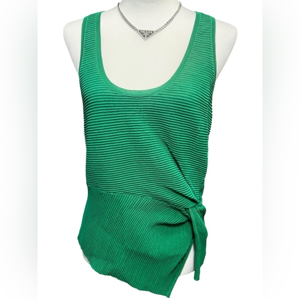 Michelle Maron Green Loosely Ribbed Size Medium sleeeveless blouse
